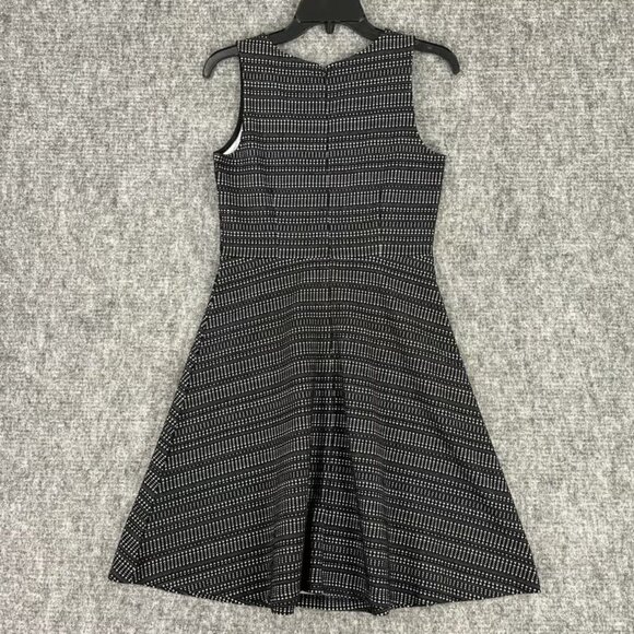 Banana Republic Dress Womens 6P Black Jacquard Fit Flare Sleeveless Form - Picture 6 of 7